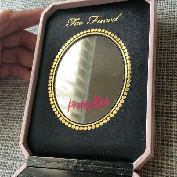 TooFaced Eyeshadow - Picture 2 of 4